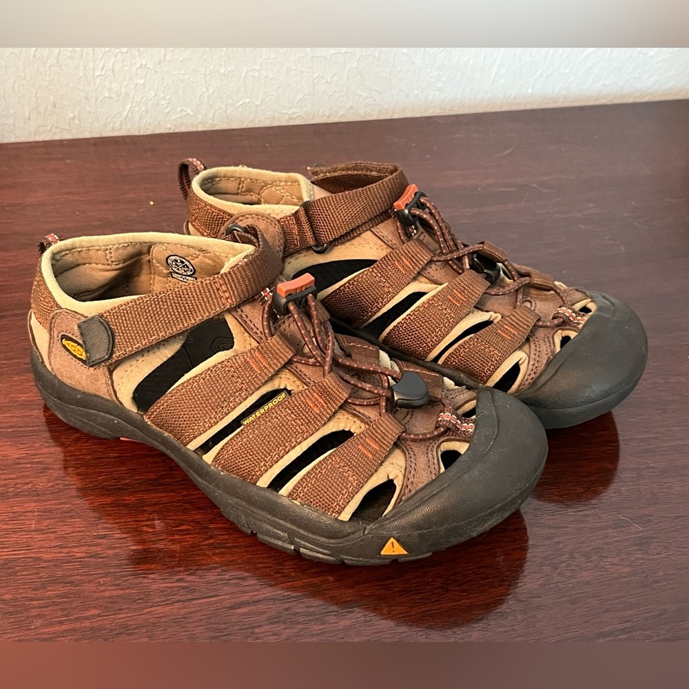 Keen Big Kid Brown Newport Sandals